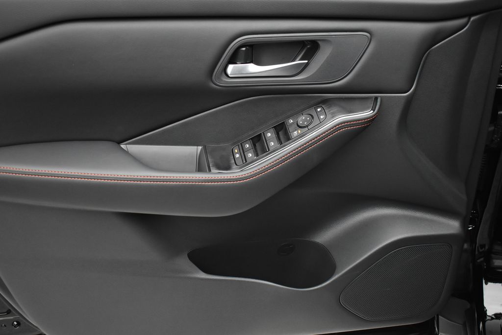 Thumbnail: 2026 Nissan Rogue - 10