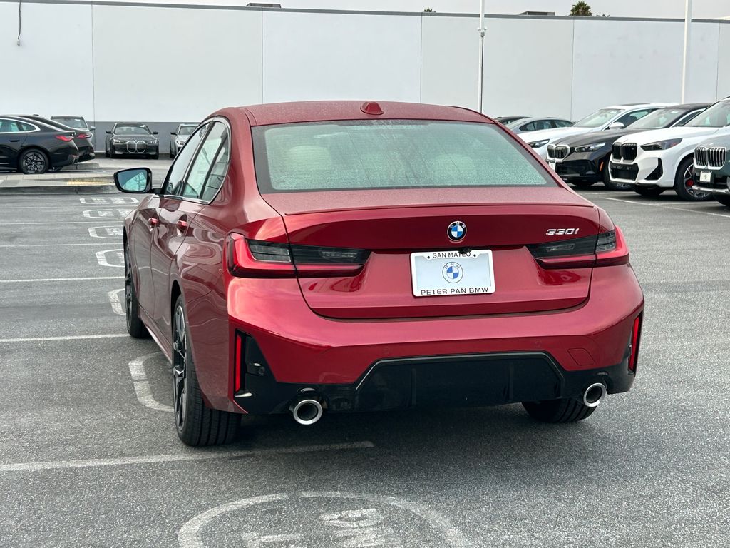 Thumbnail: 2026 BMW 3 Series - 3