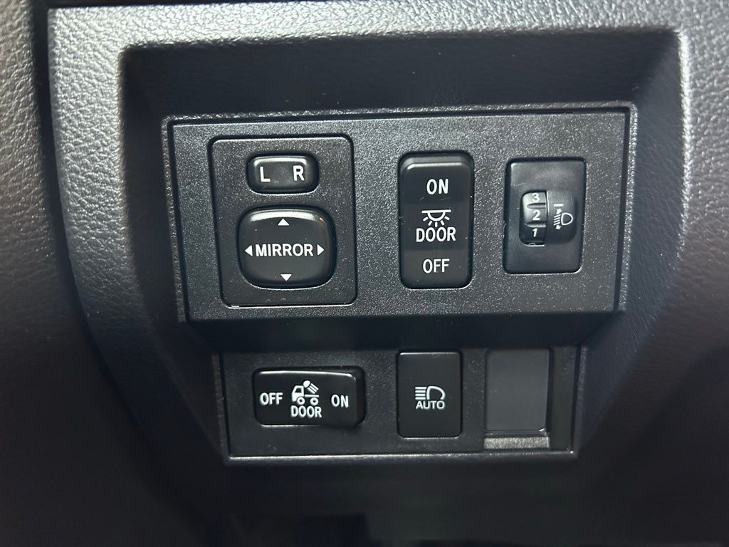 Thumbnail: 2020 Toyota Tundra - 28