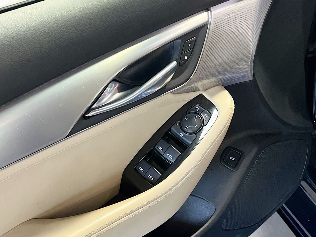 Used 2021 Dark Moon Blue Metallic Cadillac Luxury image 18