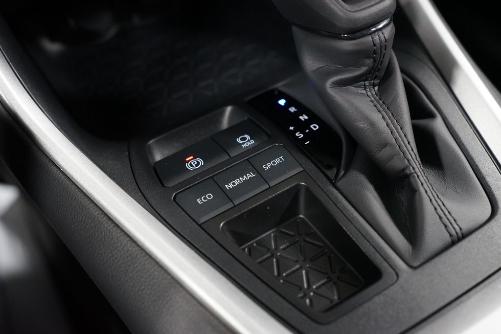 Thumbnail: 2025 Toyota RAV4 - 22