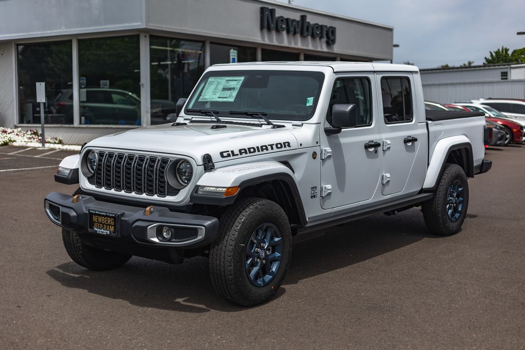 2026 Jeep Gladiator 85th Anniversary Edition thumbnail 4