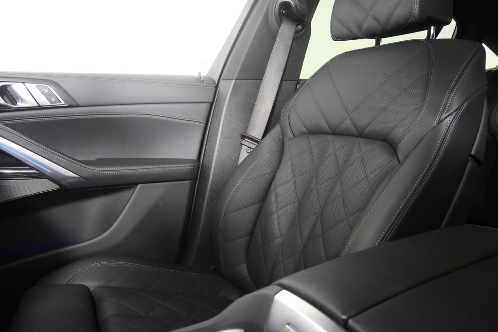 Thumbnail: 2025 BMW X6 - 25