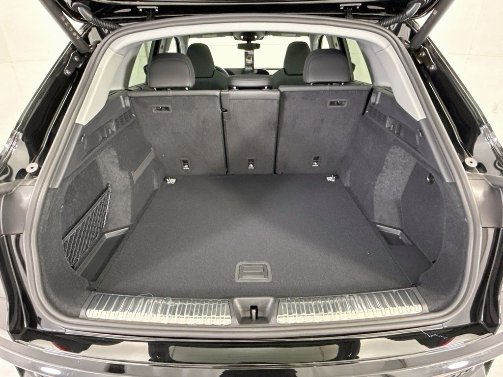 Thumbnail: 2026 Audi Q5 - 27