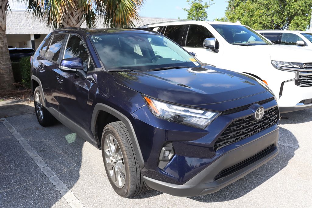 Thumbnail: 2022 Toyota RAV4 - 6