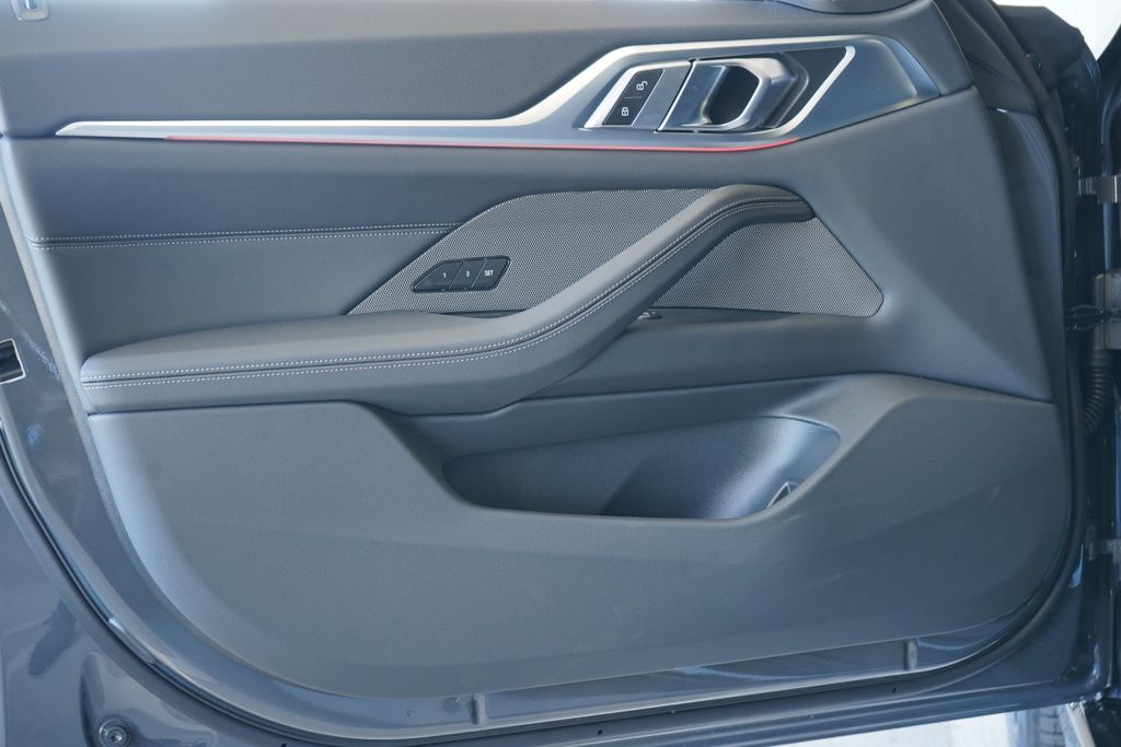 Thumbnail: 2026 BMW 4 Series - 10