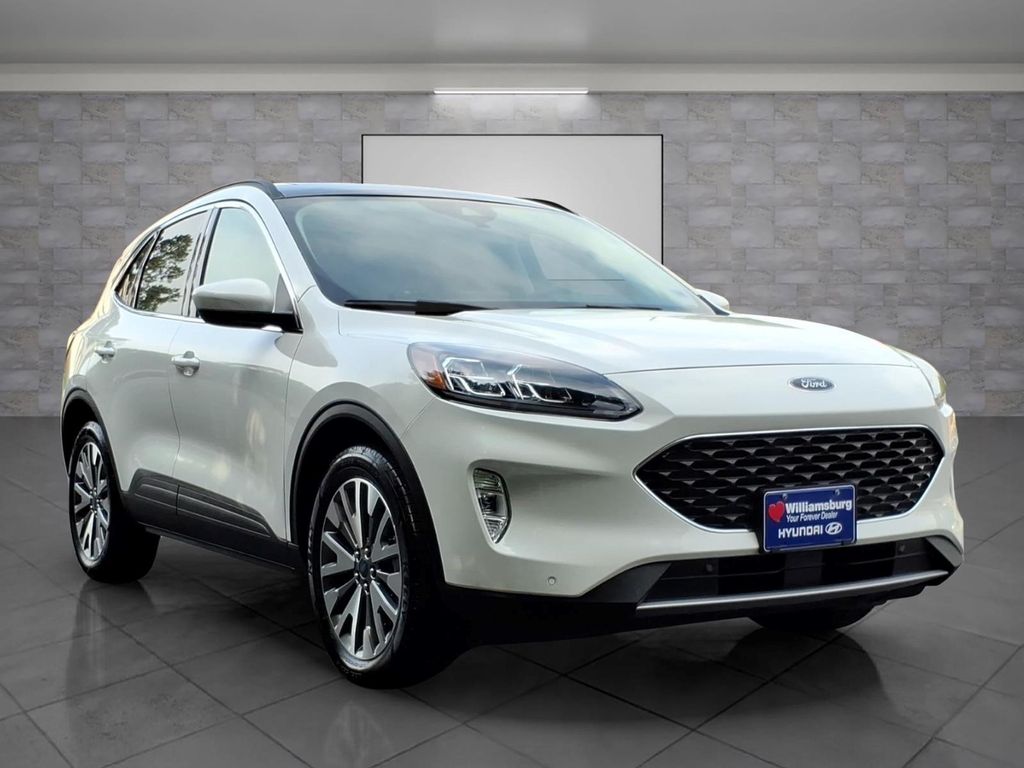 2022 Ford Escape Hybrid Titanium AWD
