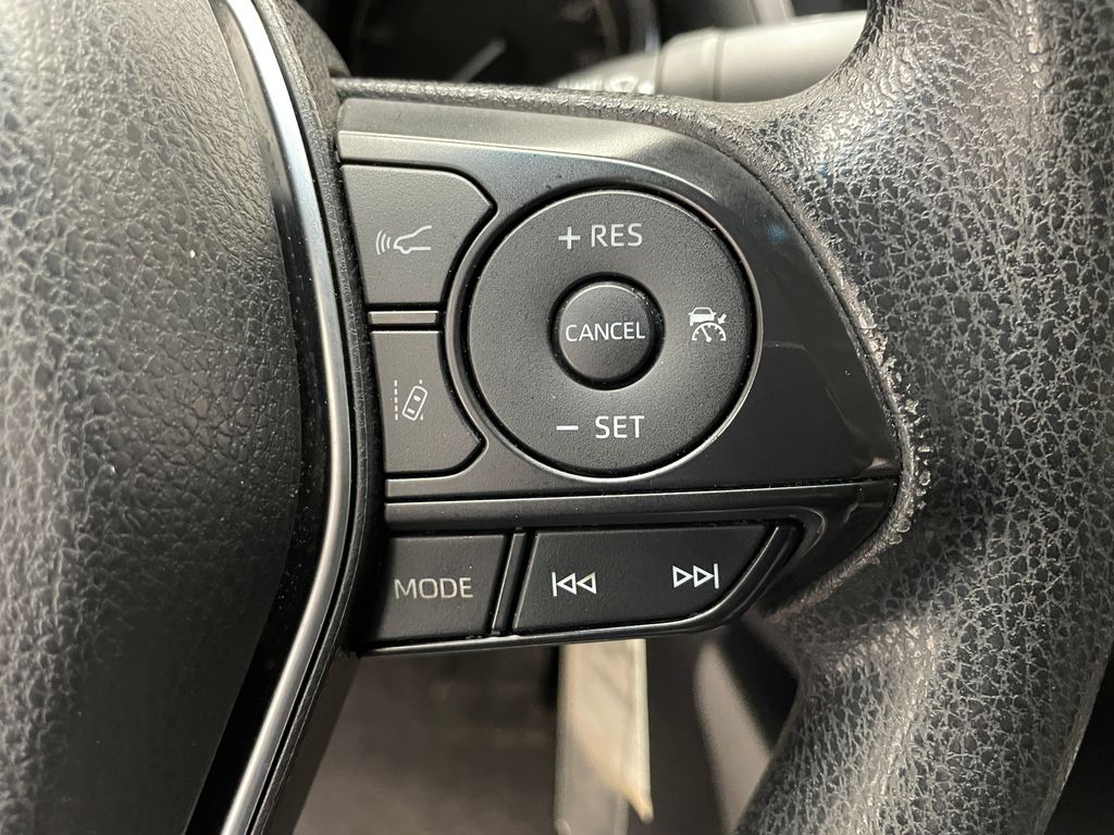 Thumbnail: 2018 Toyota Camry - 23