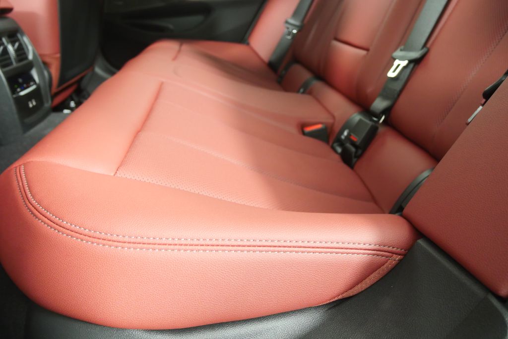 Thumbnail: 2026 BMW 3 Series - 15