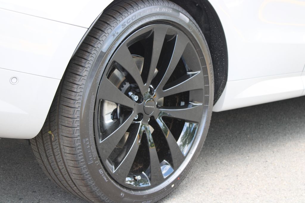 New 2026 Gray Land Rover Dynamic SE image 4