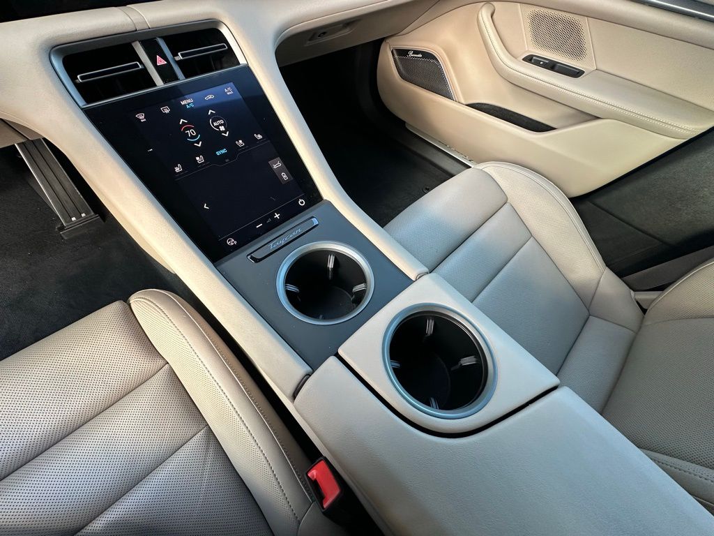 Thumbnail: 2025 Porsche Taycan - 27