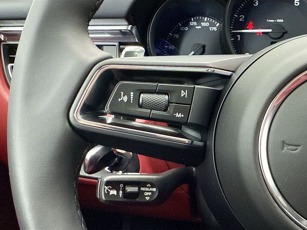 Thumbnail: 2026 Porsche Macan - 14