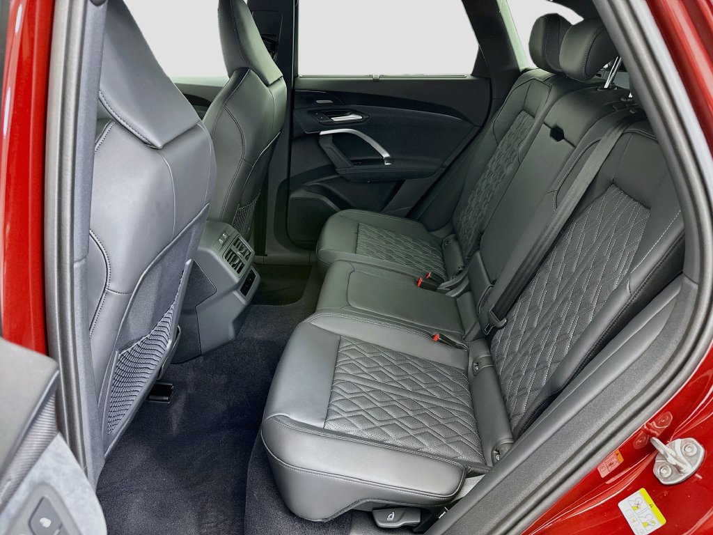 Thumbnail: 2026 Audi SQ5 - 20
