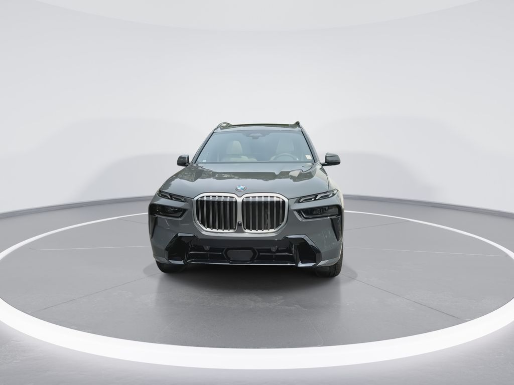 Thumbnail: 2027 BMW X7 - 3