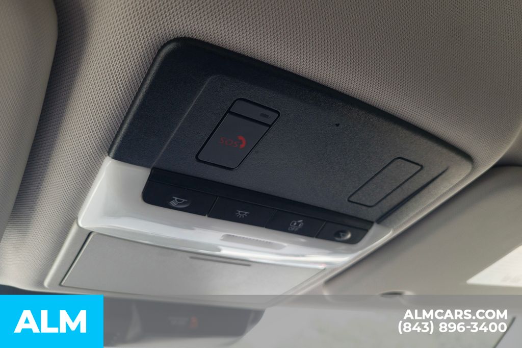 Used 2024 Gray Mitsubishi SE image 16