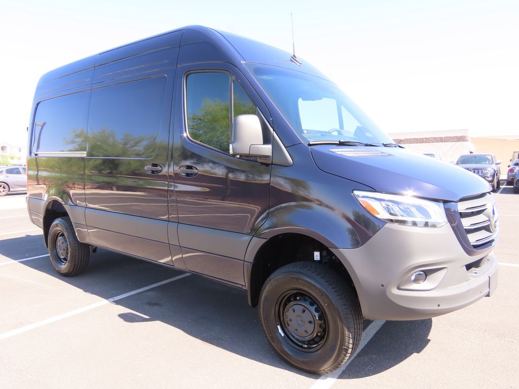 Thumbnail: 2025 Mercedes-Benz Sprinter - 3