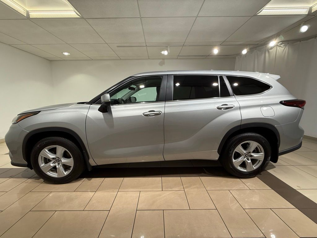 Thumbnail: 2025 Toyota Highlander - 2