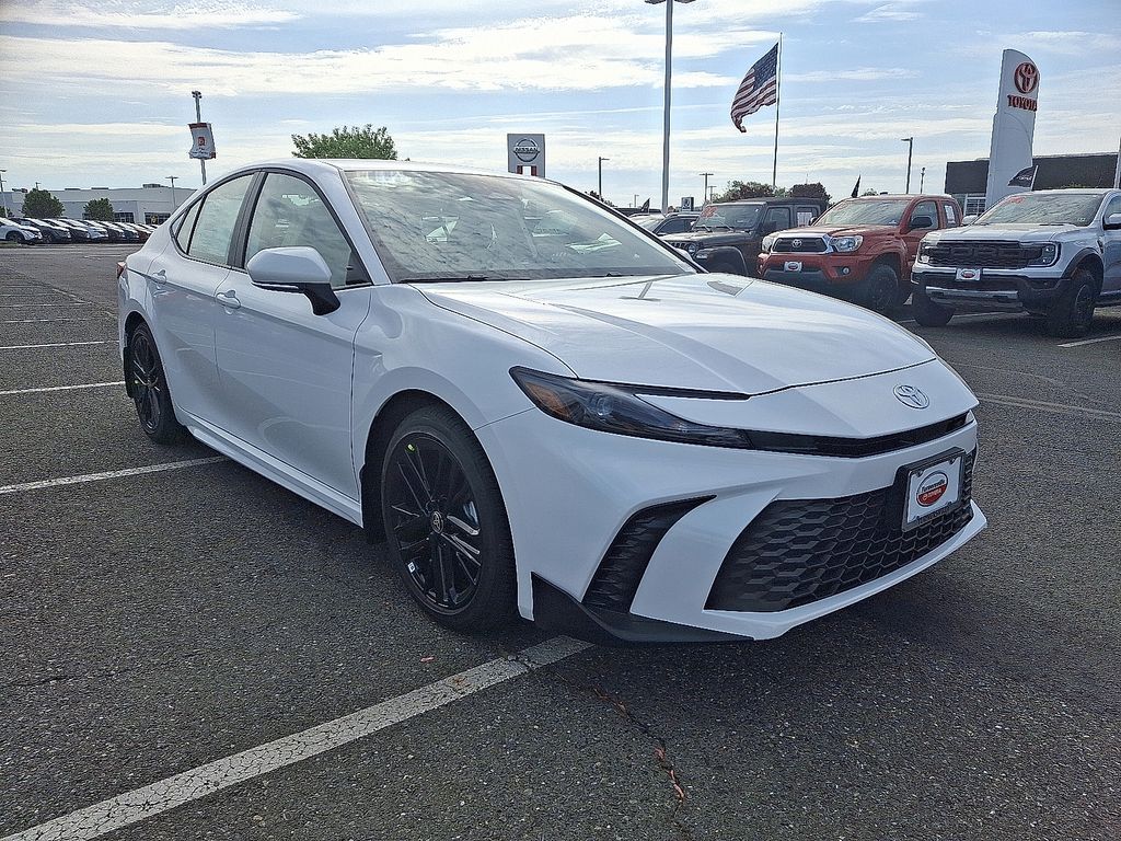 2025 Toyota Camry SE 2