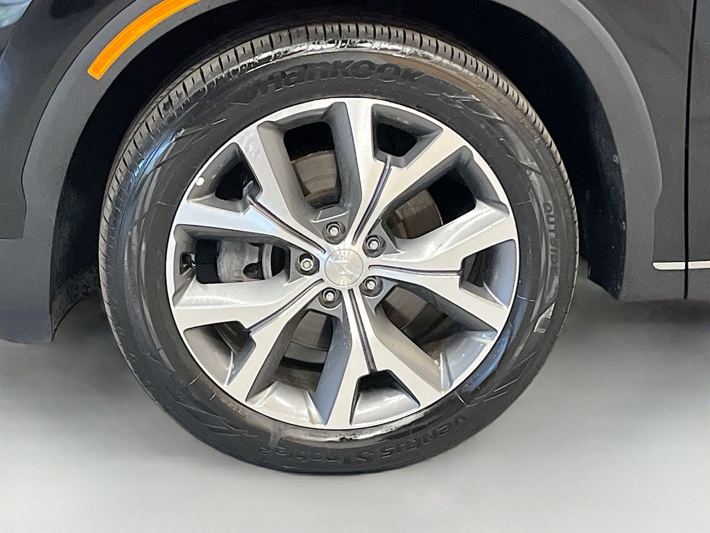 Used 2022 Abyss Black Pearl Hyundai SEL image 32
