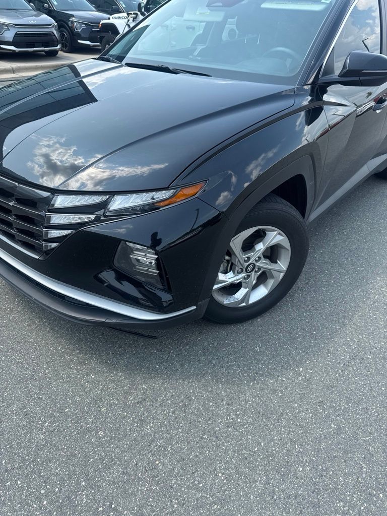 Used 2023 Black Hyundai SEL image 2
