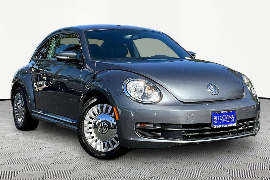 Platinum Gray Metallic 2014 Volkswagen Beetle 2.5L Hatchback Front-Wheel Drive 6-Speed Automatic