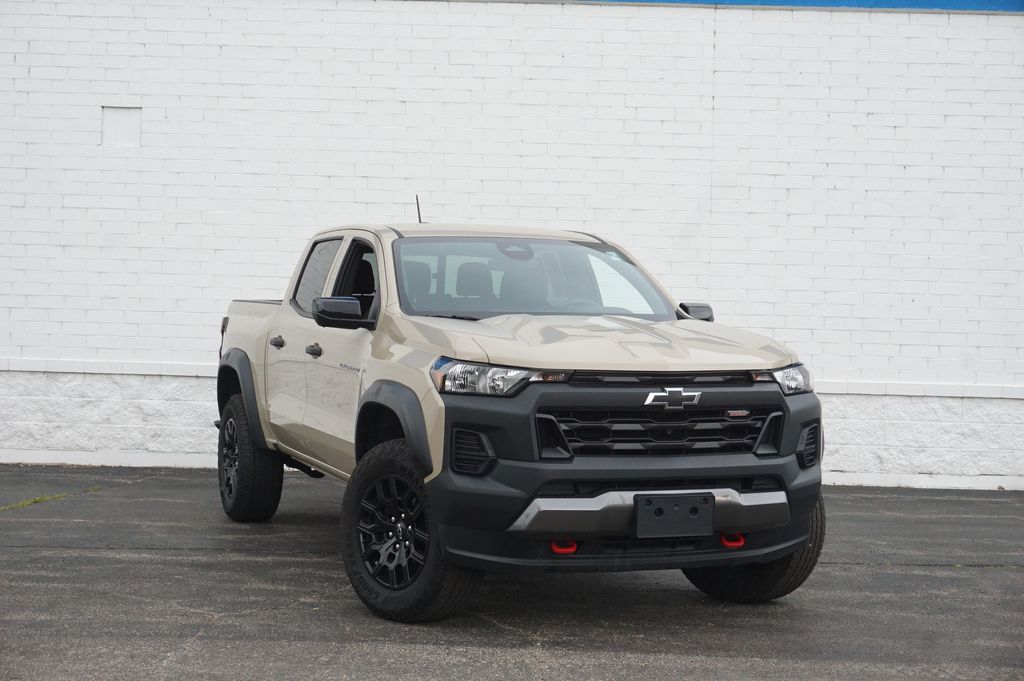 Sand Dune Metallic 2024 Chevrolet Colorado Pickup Truck Four-Wheel Drive 8-Speed Automatic