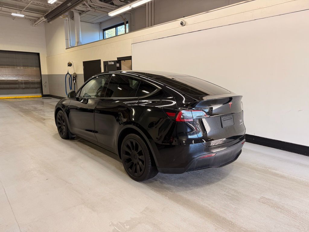 Thumbnail: 2022 Tesla Model Y - 3