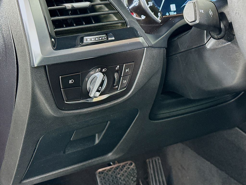 Thumbnail: 2019 BMW X3 - 10