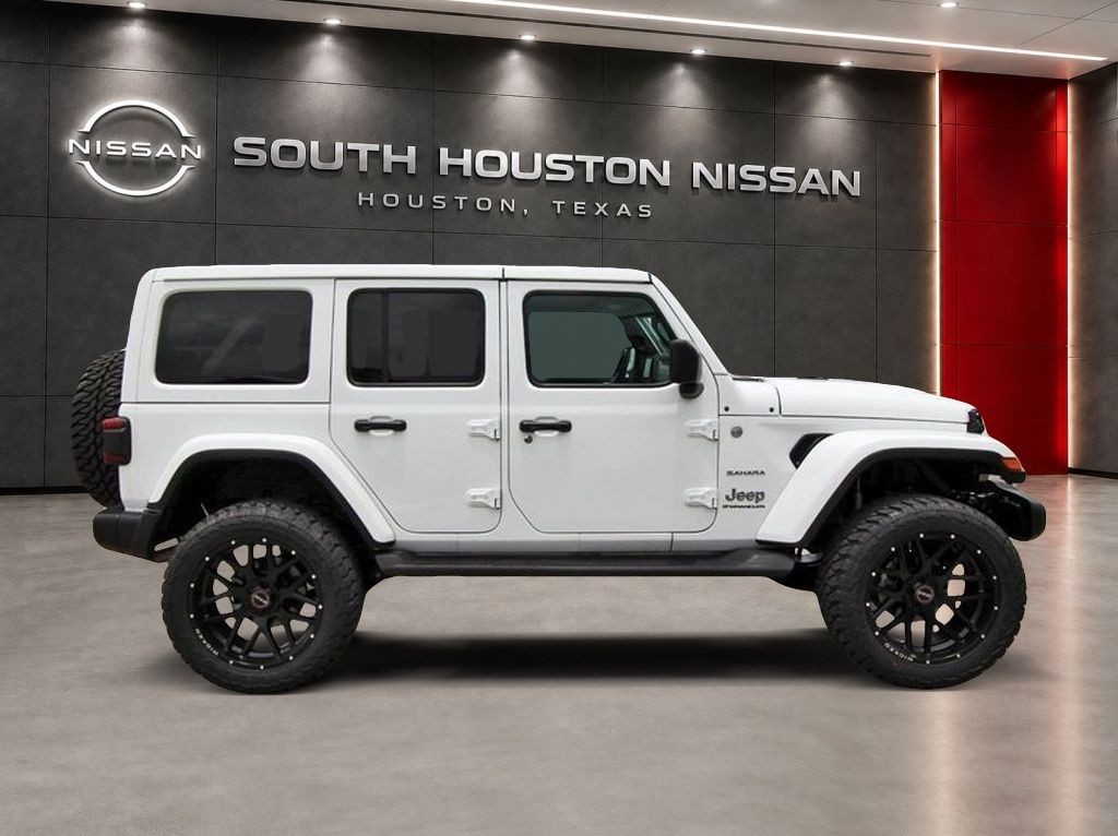 2024 Jeep Wrangler Sahara - 4
