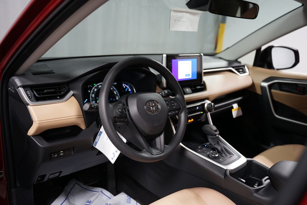 2025 Toyota RAV4 LE 11