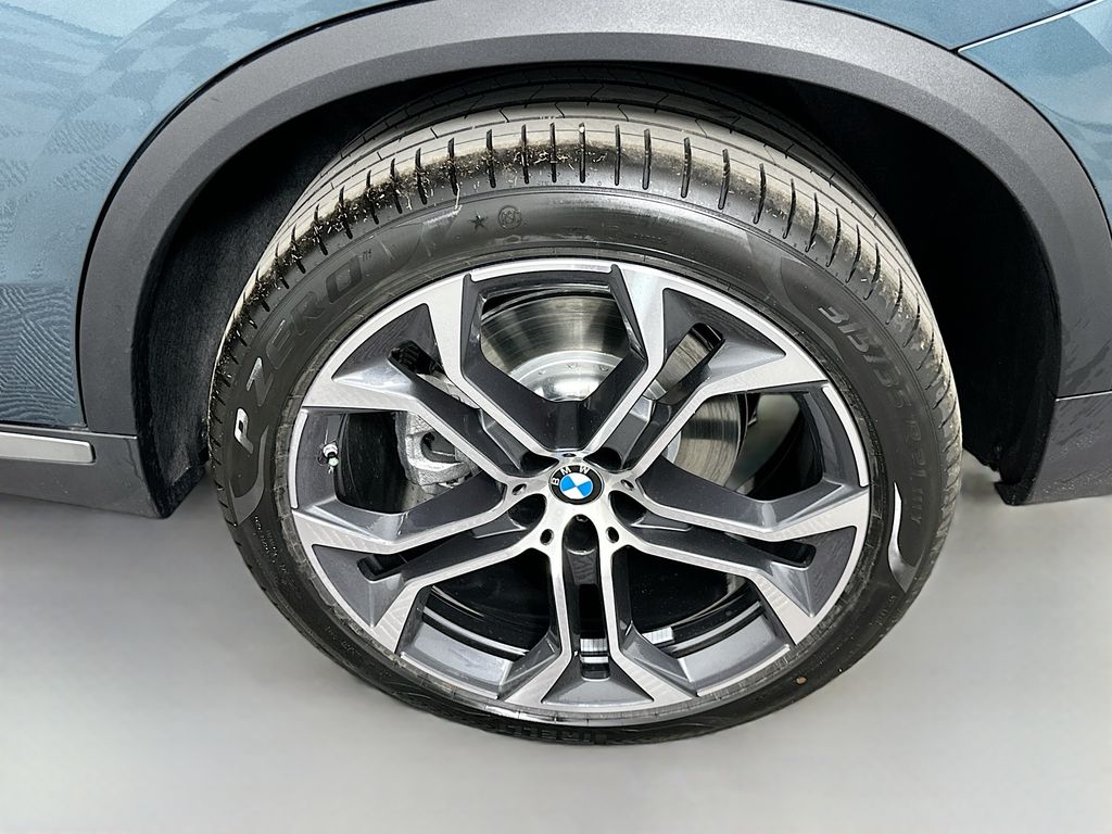 Thumbnail: 2026 BMW X5 - 23