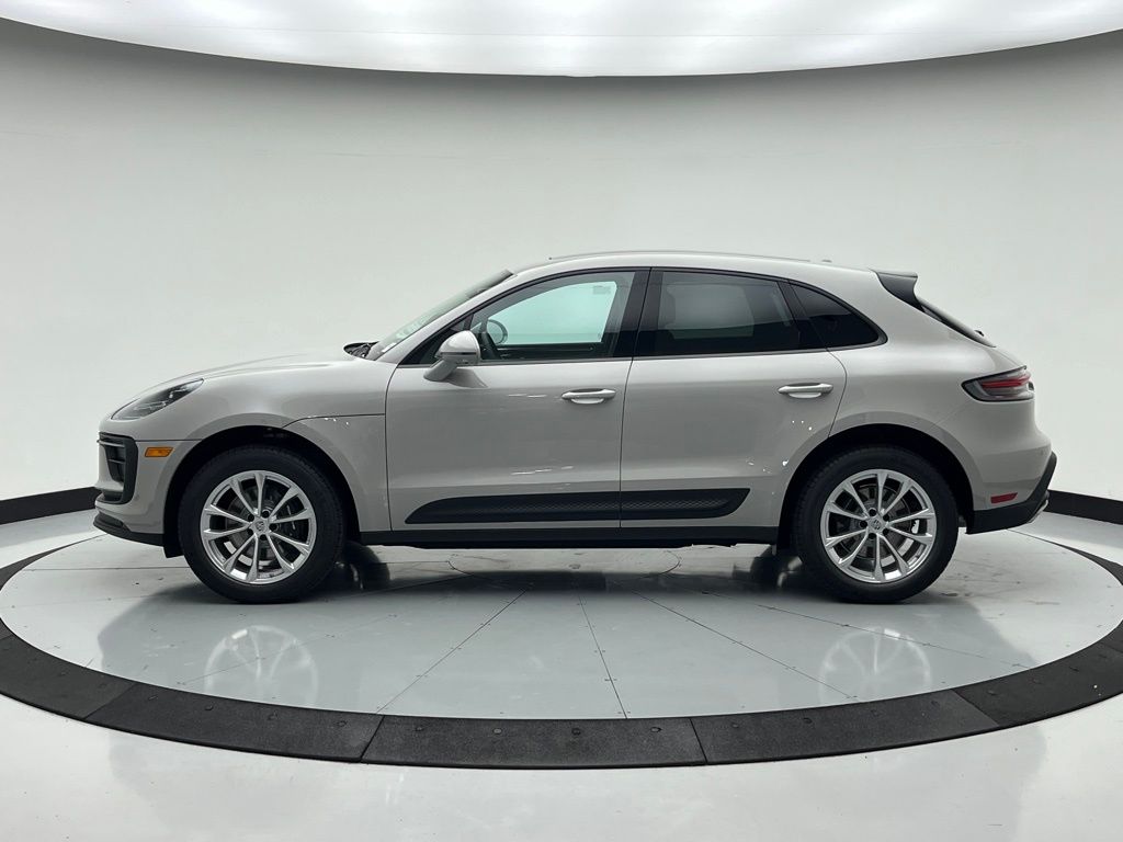 Thumbnail: 2026 Porsche Macan - 2