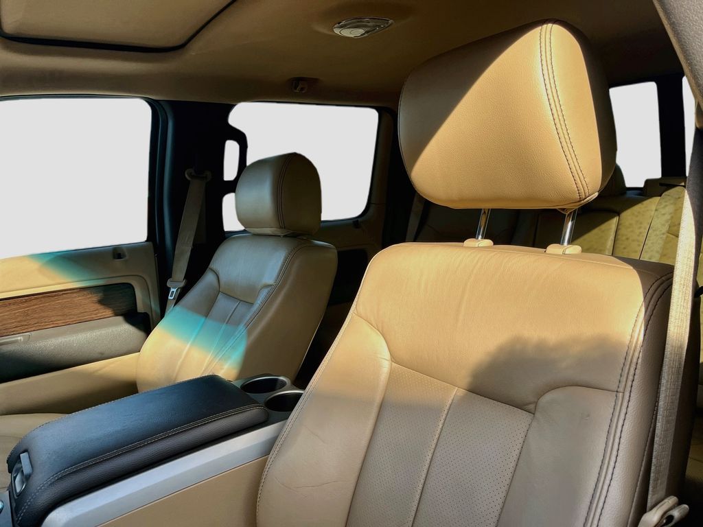 Used 2013  Ford Lariat image 19