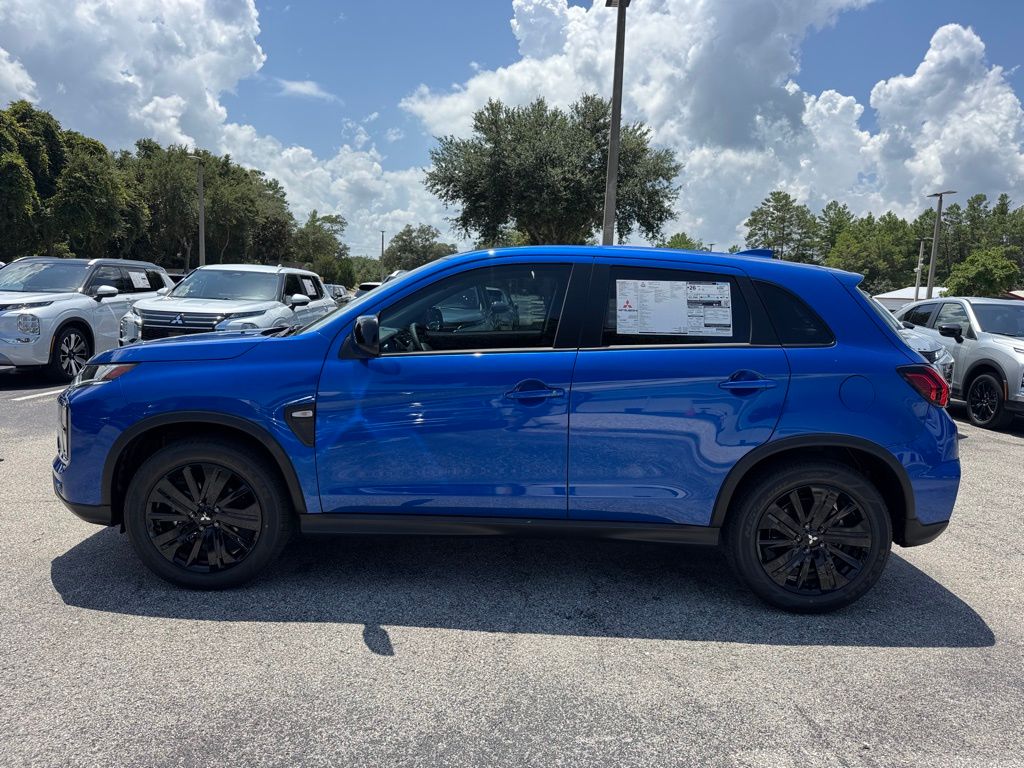 2025 Mitsubishi Outlander Sport LE photo 3