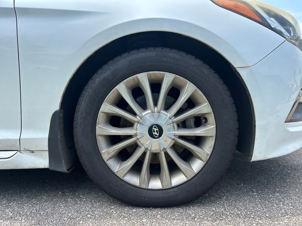 Used 2015 White Hyundai Limited image 6