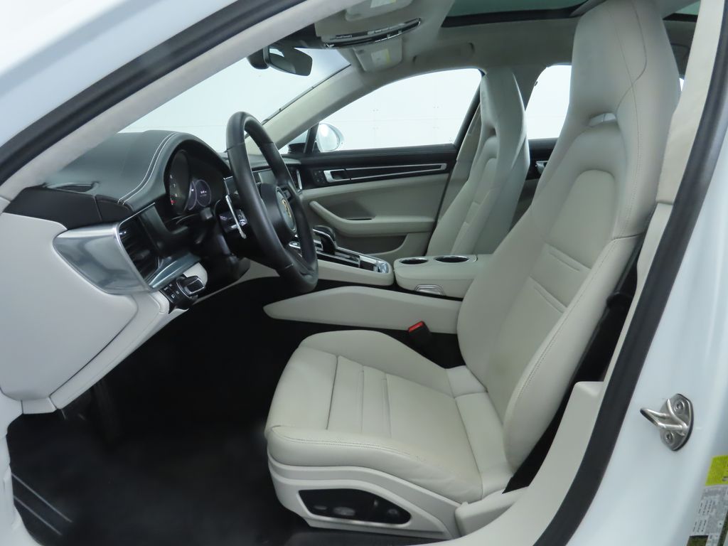 Thumbnail: 2022 Porsche Panamera - 20