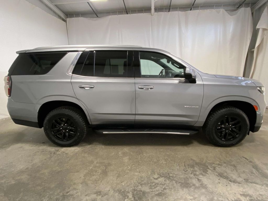 2023 Chevrolet Tahoe LT photo 2