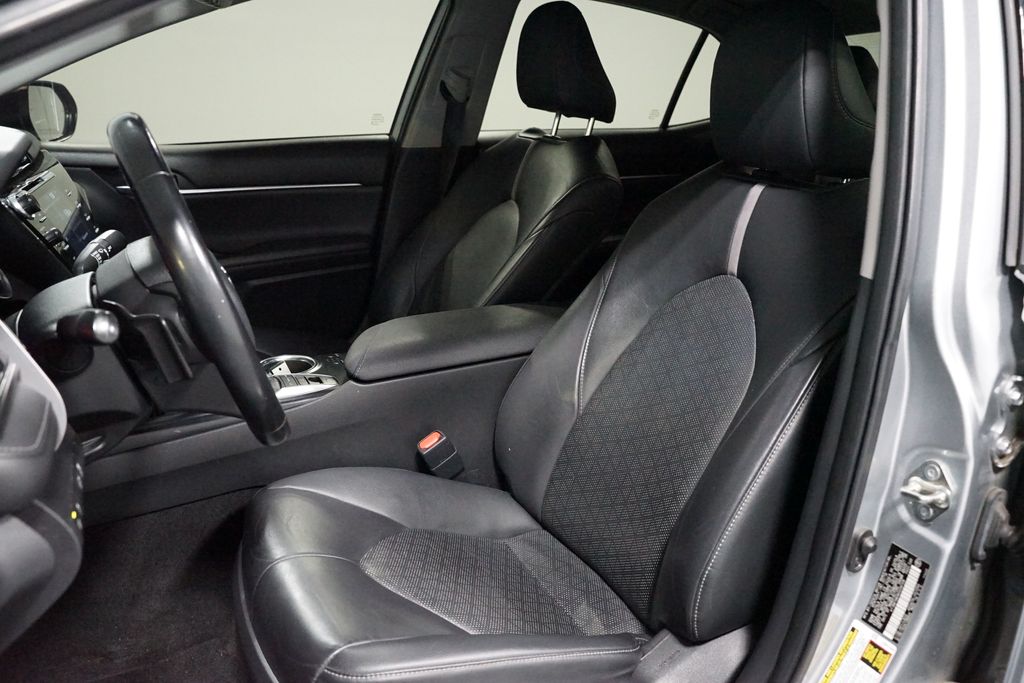 Thumbnail: 2019 Toyota Camry - 6
