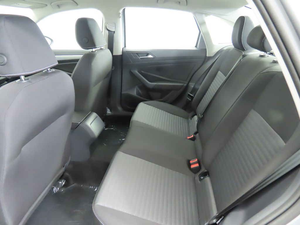 Thumbnail: 2025 Volkswagen Jetta - 21