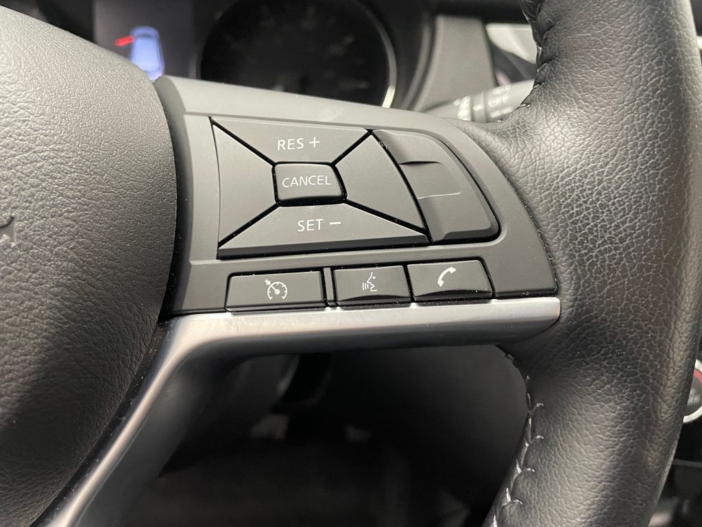 Thumbnail: 2022 Nissan Rogue Sport - 23