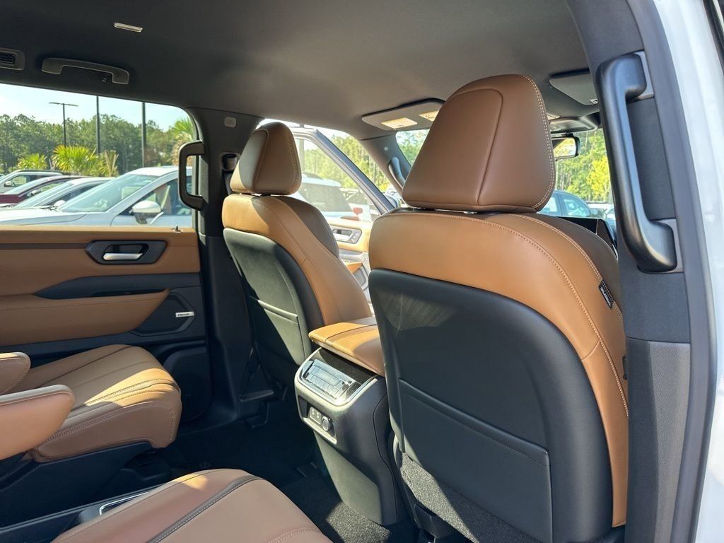 2025 Aspen White Tricoat Nissan Armada SL RWD SUV