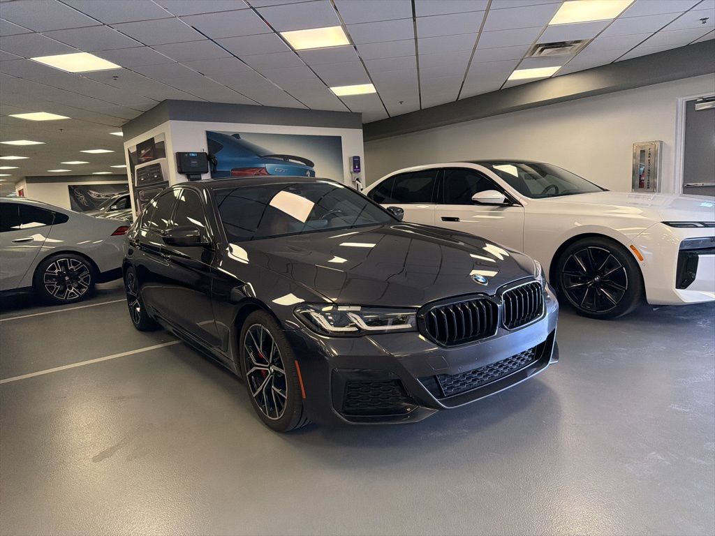 Thumbnail: 2023 BMW 5 Series - 2