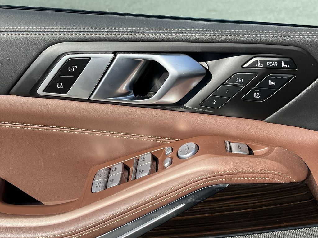 Thumbnail: 2024 BMW X7 - 13