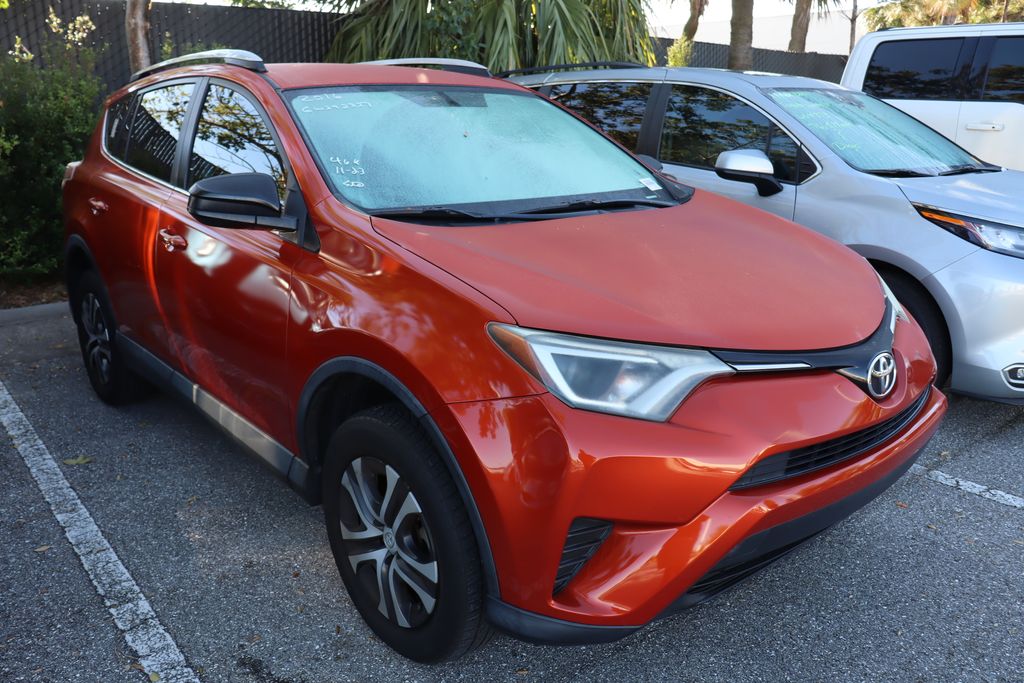 2016 Toyota RAV4 LE 6