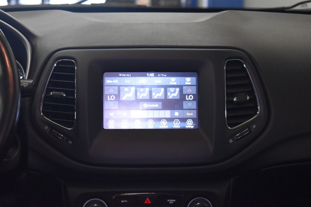 2020 Jeep Compass Latitude 19