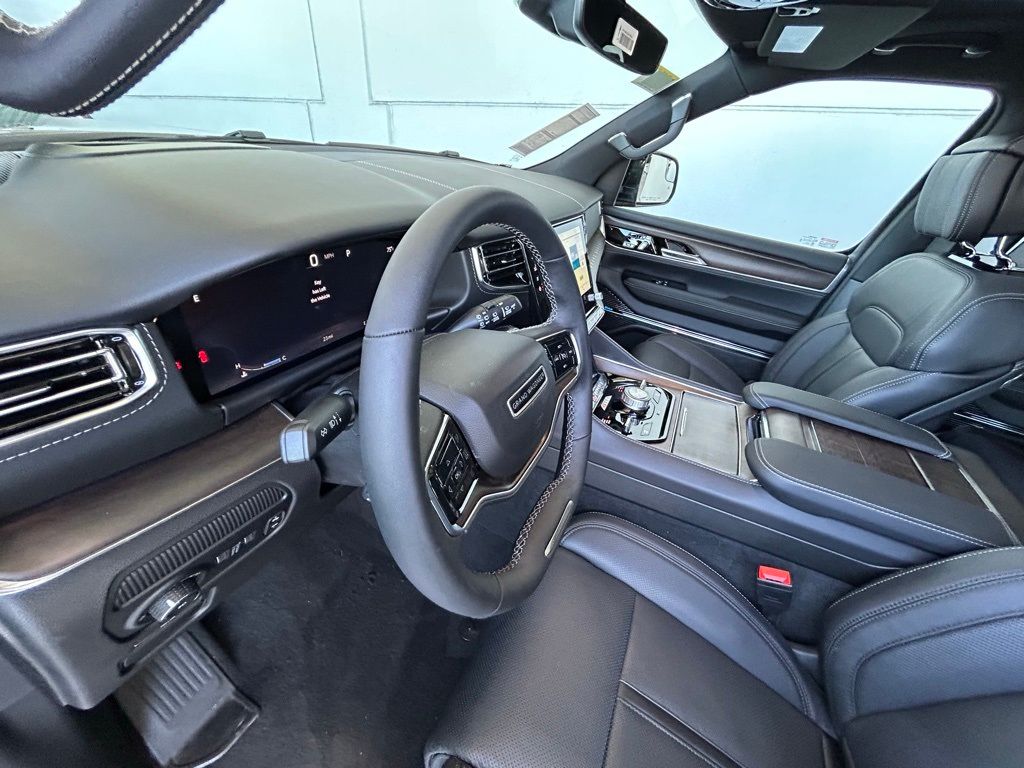 Used 2024 Velvet Red Pearlcoat Jeep Base image 43