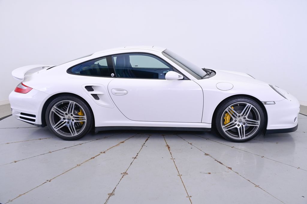 Thumbnail: 2009 Porsche 911 - 8