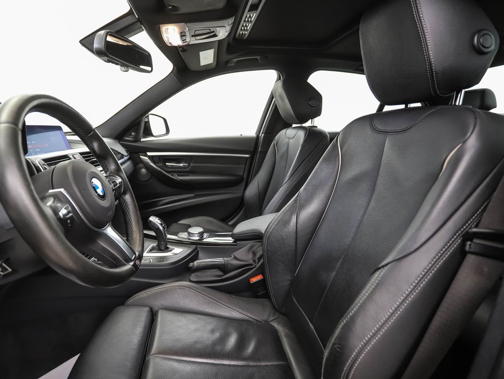Thumbnail: 2018 BMW 3 Series - 11