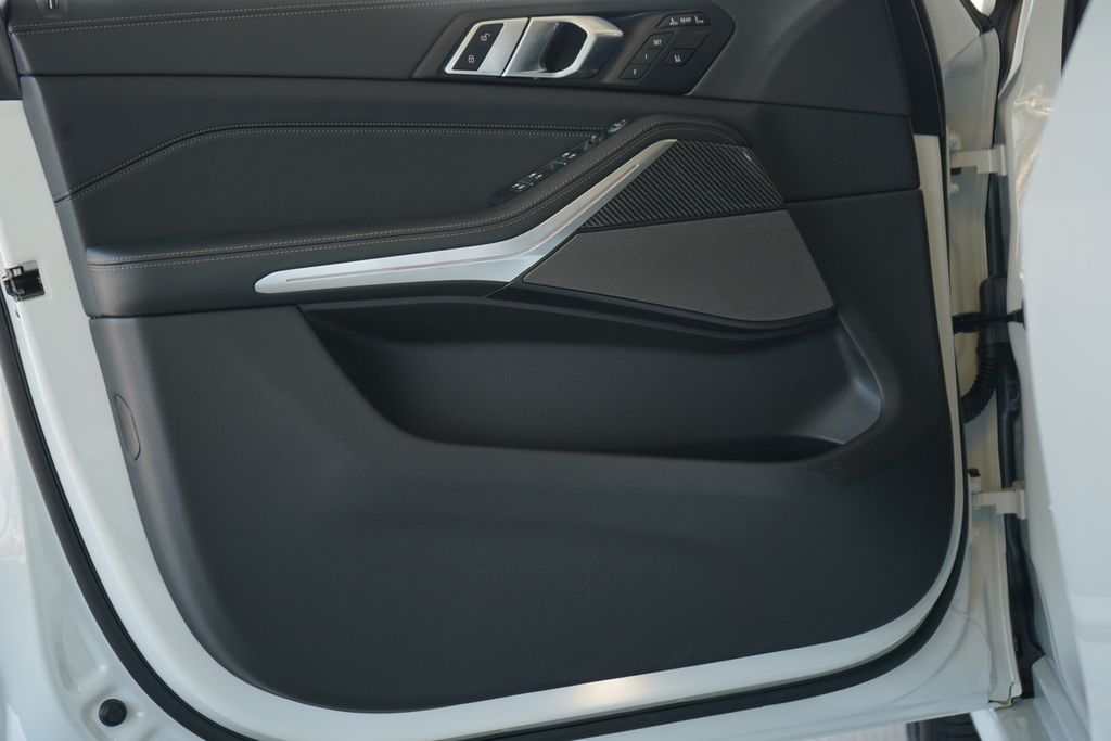 Thumbnail: 2026 BMW X7 - 6
