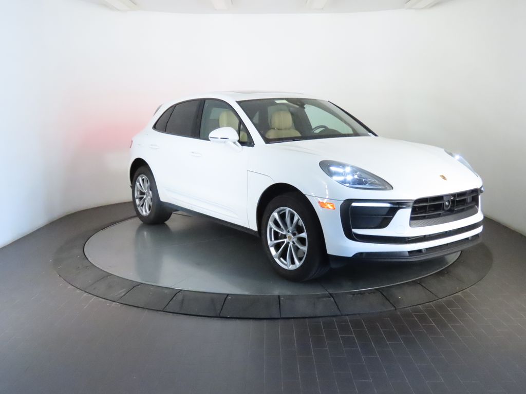 Thumbnail: 2025 Porsche Macan - 9